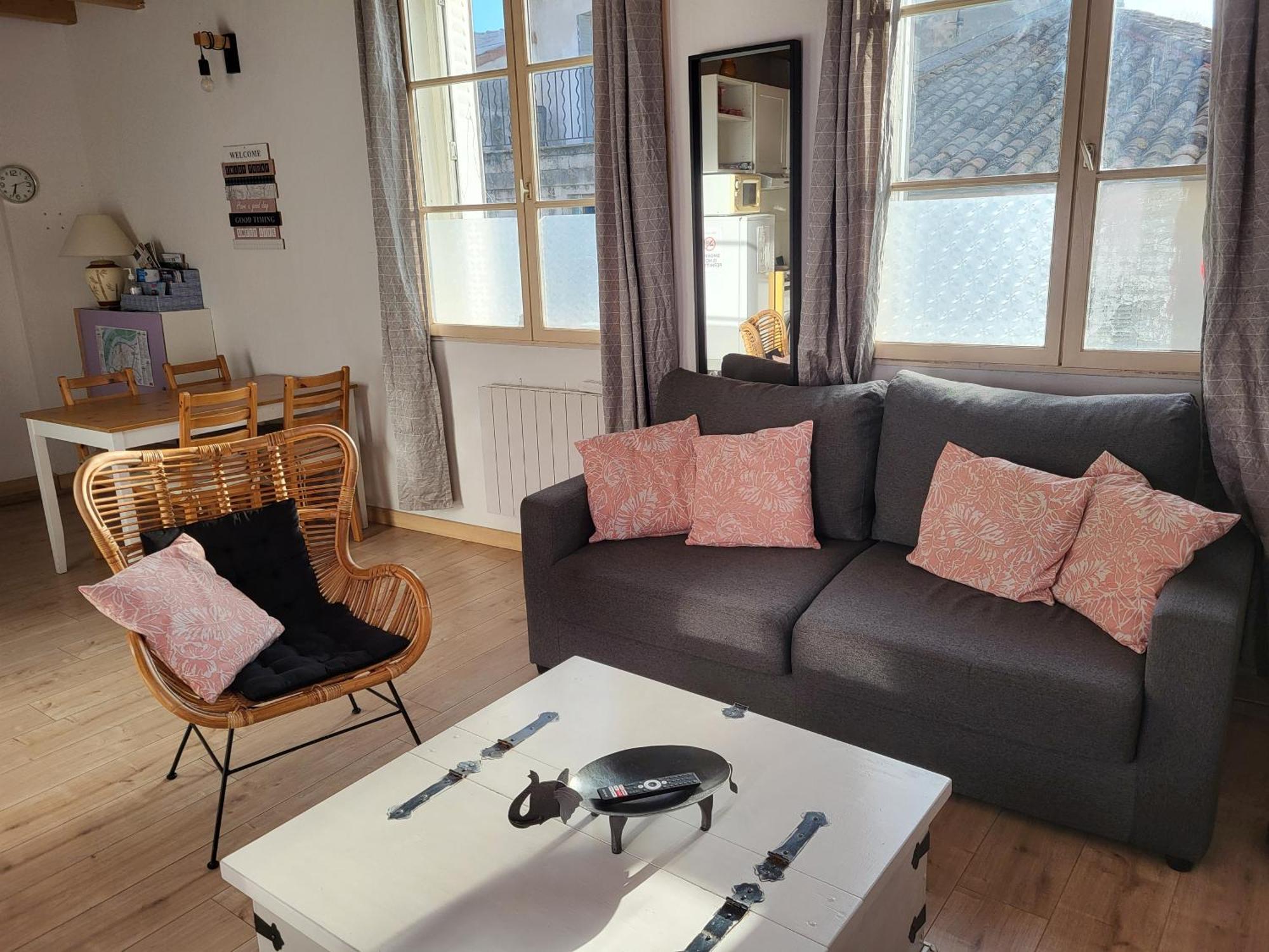 Apartment T2 Intra-murros 